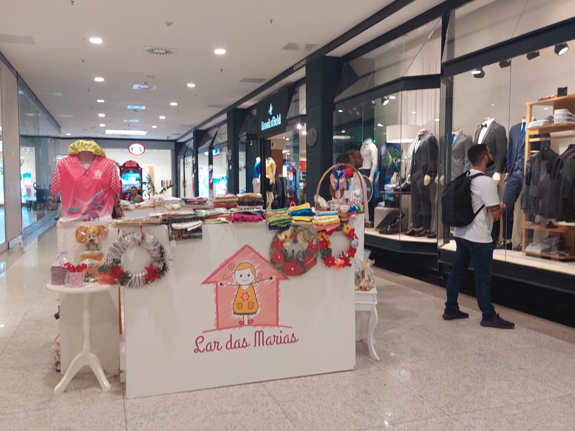 Lar das Marias abre stand para venda de artesanato
