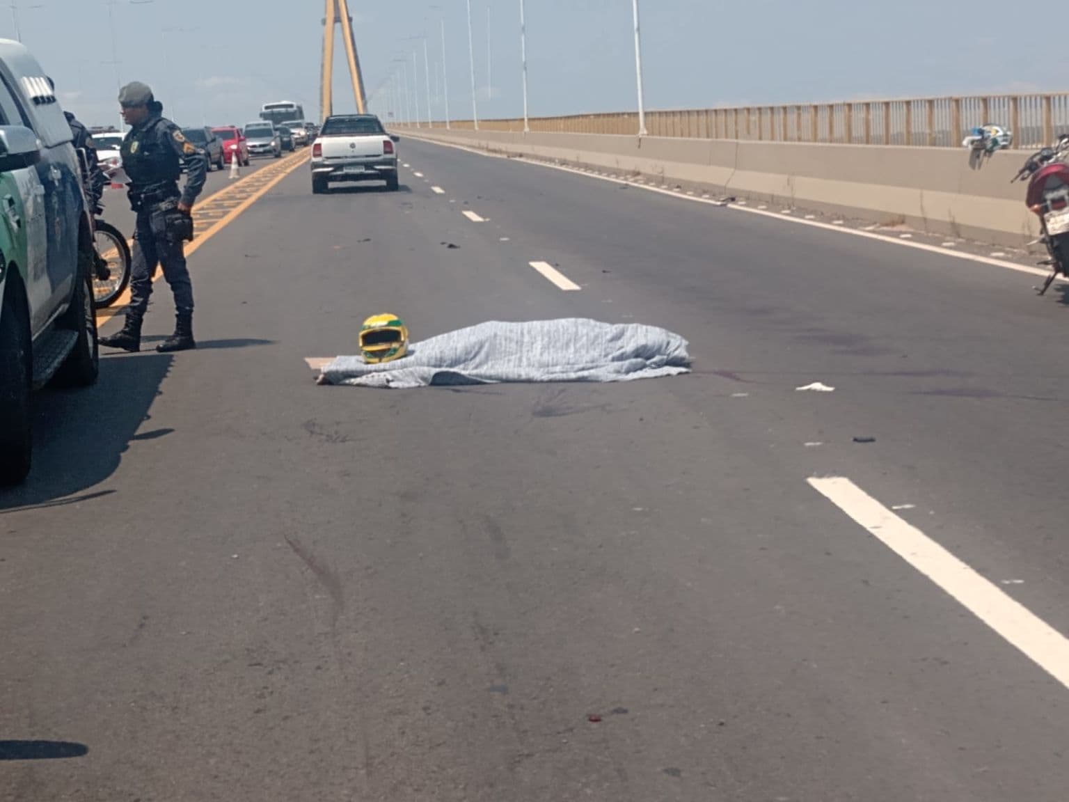 Idoso morre em acidente de trânsito na Ponte Rio Negro