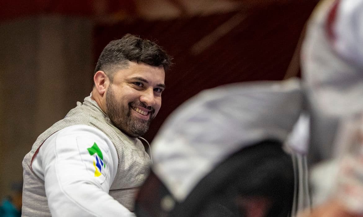 Jovane Guissone é ouro em etapa da Copa do Mundo de Esgrima em CR