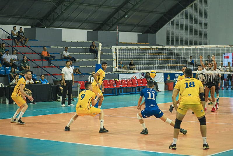 Superliga C de Vôlei terá final amazonense nesta terça (8)