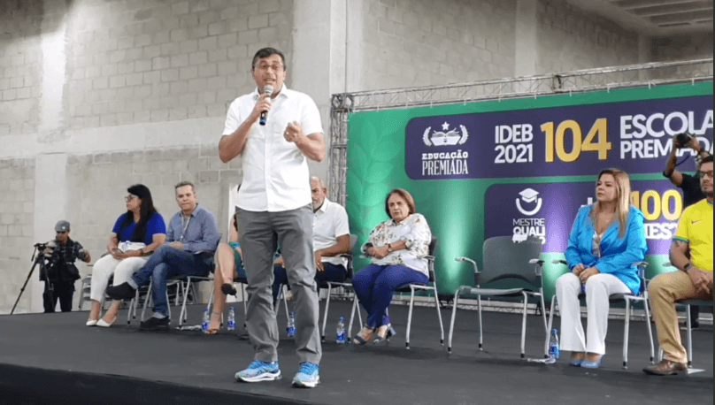 Lima anuncia para dia 28 pagamento de 14º salário de profissionais de ensino