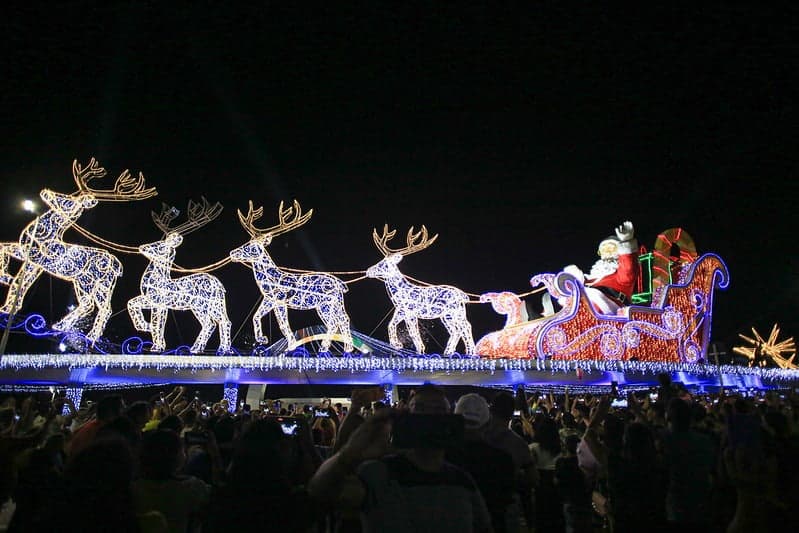 Magia Natalina: Trenó de 25 metros é entregue na Ponta Negra