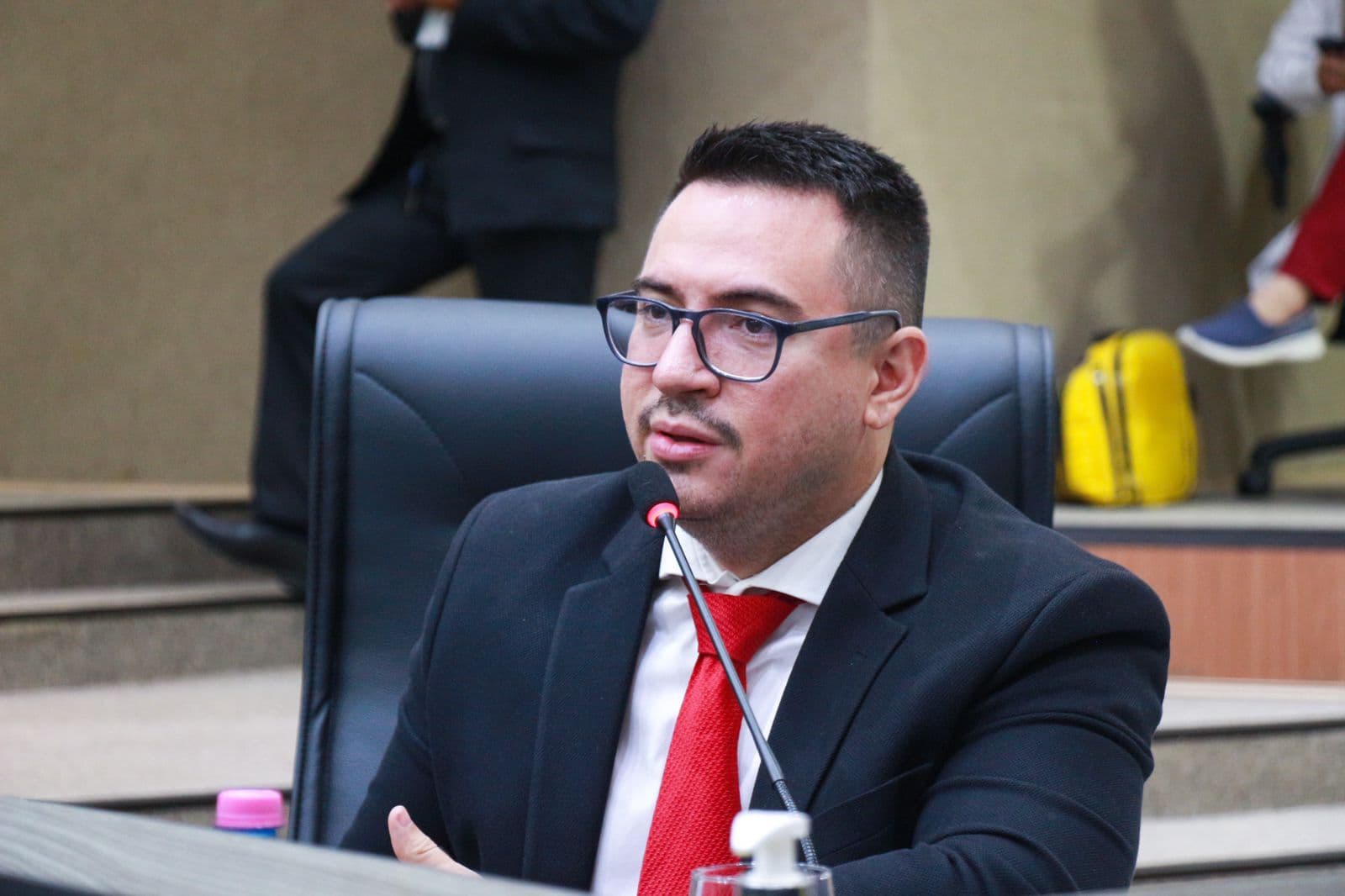 Guedes retira candidatura e Caio André sobe para 21 votos