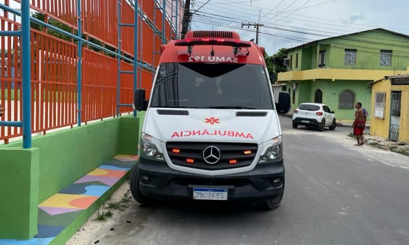Suspeito de assalto é espancado na zona Leste