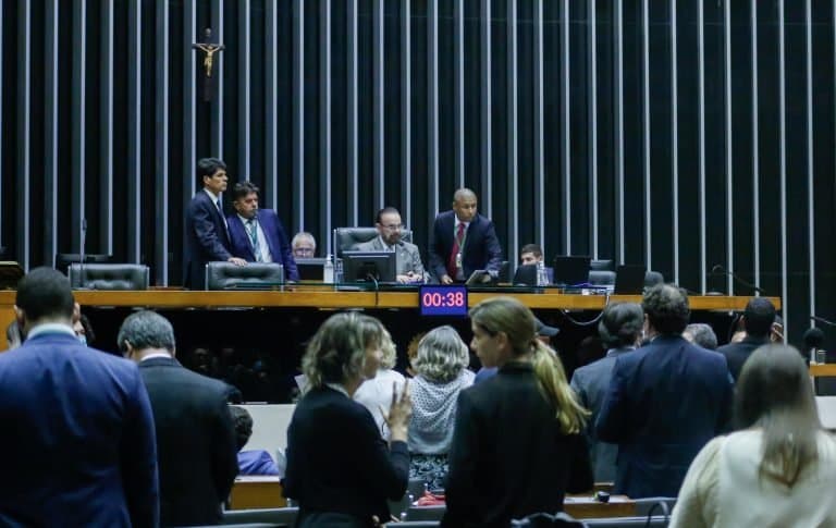 Câmara aprova projeto sobre responsabilização de sócios por dívidas de empresas