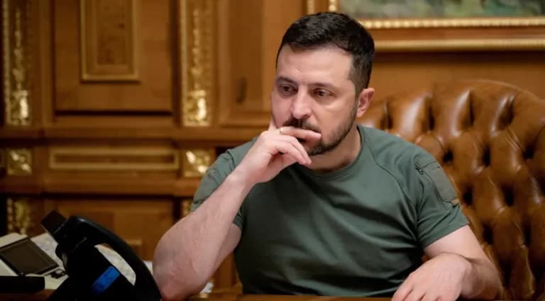 Ucrânia não cederá um único centímetro no leste, diz Zelensky