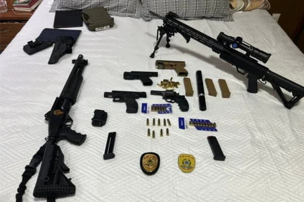 Empresário acusado de ameaçar senador é preso com arsenal