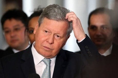 Eleição 2022 “aposentou” todos os ex-prefeitos de Manaus eleitos após 1980