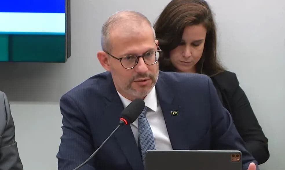 MEC diz que vai desbloquear parte dos recursos do orçamento