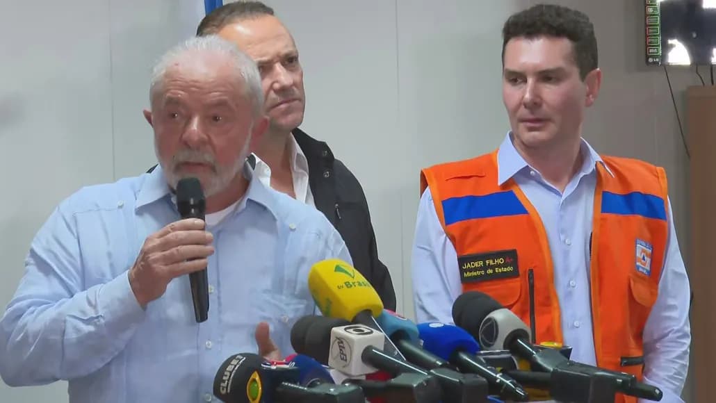 Lula decreta intervenção federal no Distrito Federal