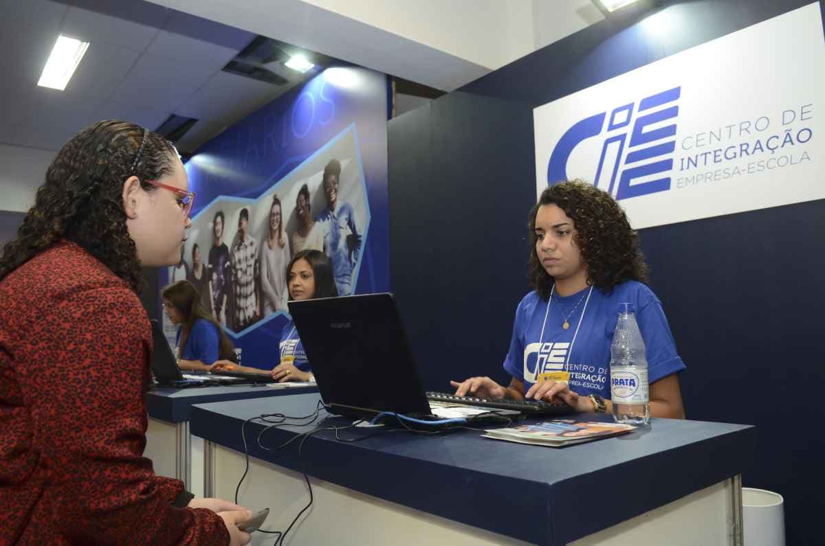 Caixa abre seleção de estágio com 6.800 vagas