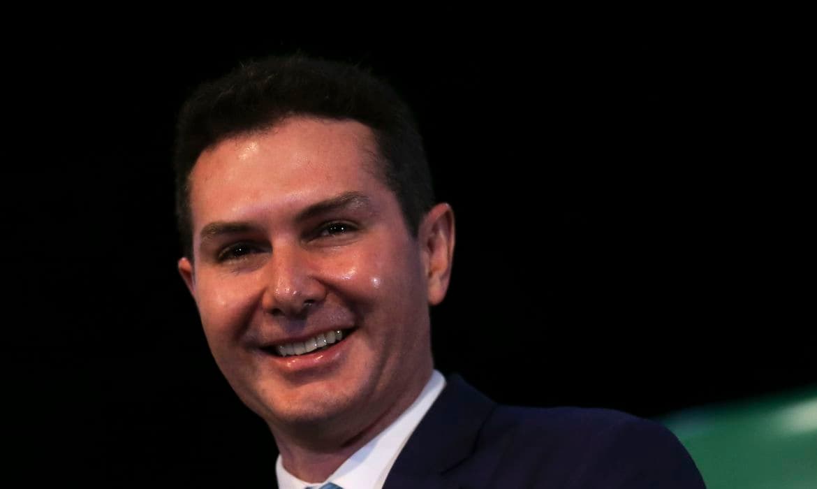 Ministro da Cidades anuncia retorno do Minha Casa, Minha Vida