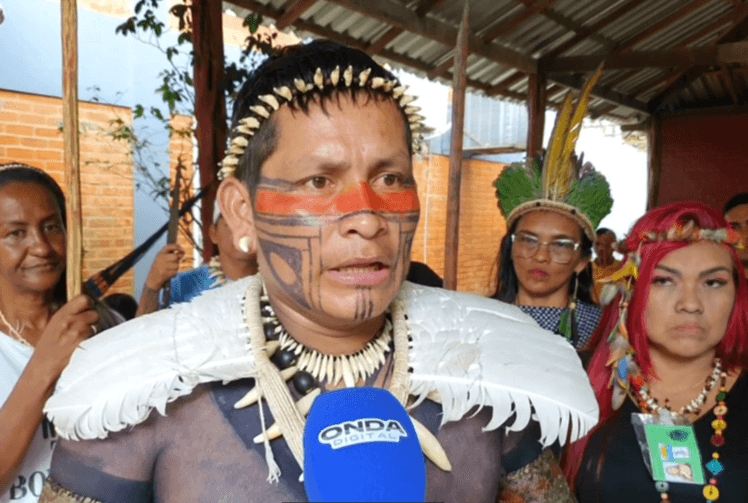 Indígenas fazem manifestação na Fundação Estadual do Índio