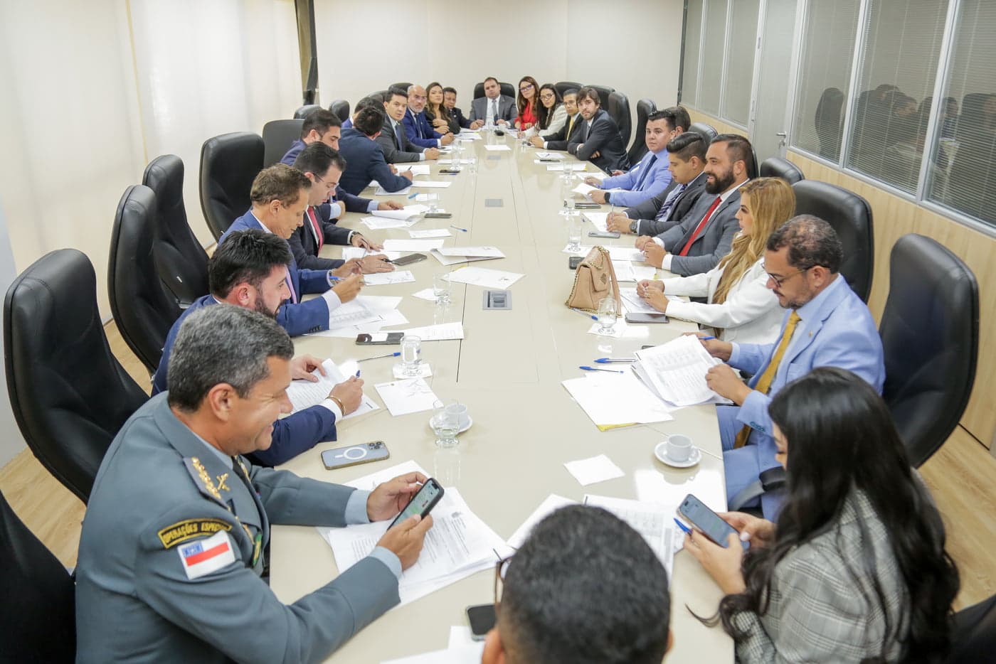 Em 1º dia de trabalhos na Aleam, deputados se reúnem para definir comissões