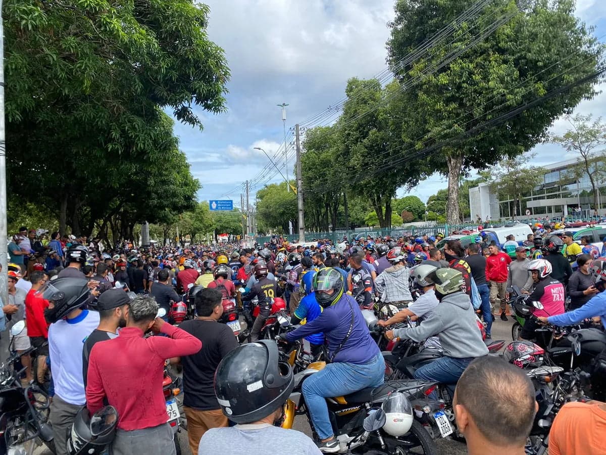 Transporte de passageiros por motocicleta via aplicativo poderá ser regulamentado em Manaus