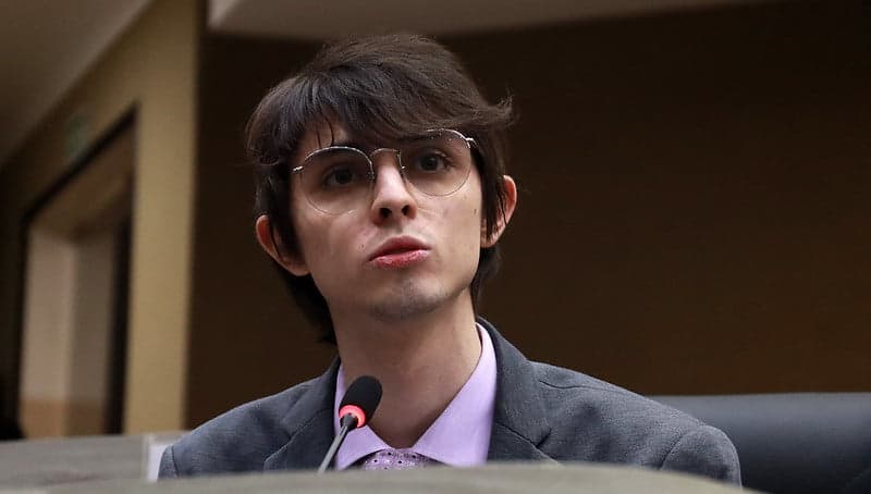 Amom Mandel é criticado após vídeo contra David Almeida