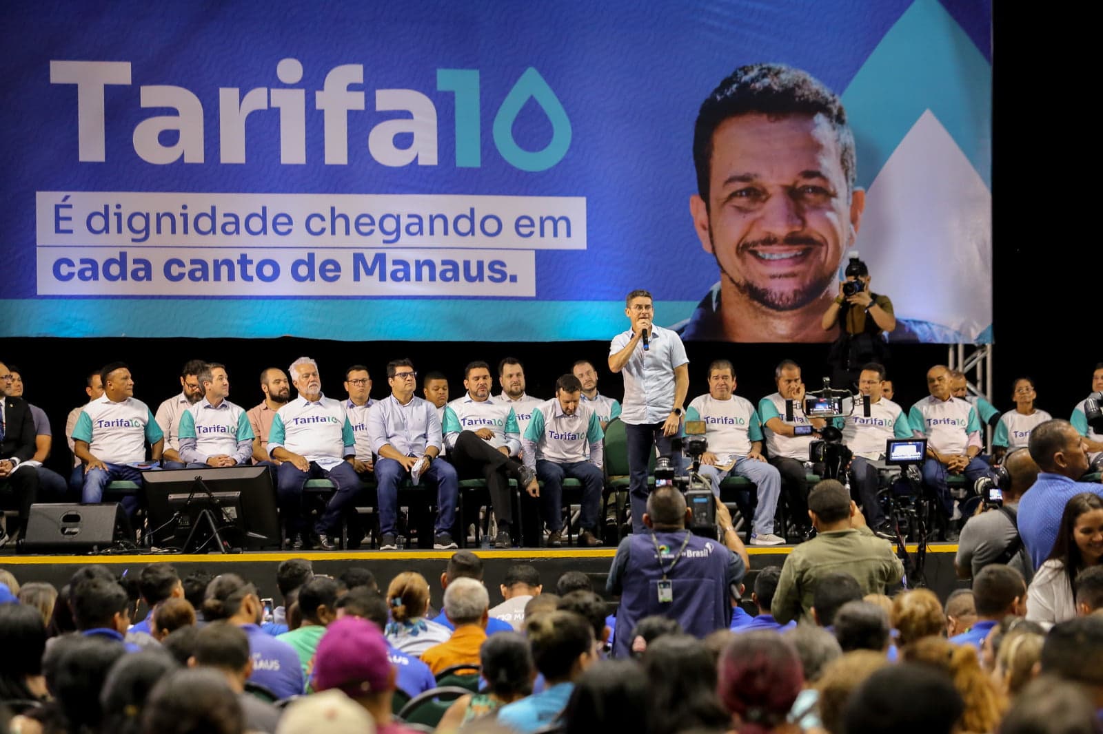 Pelo menos 28 mil famílias de Manaus devem pagar R$ 10 na conta de água