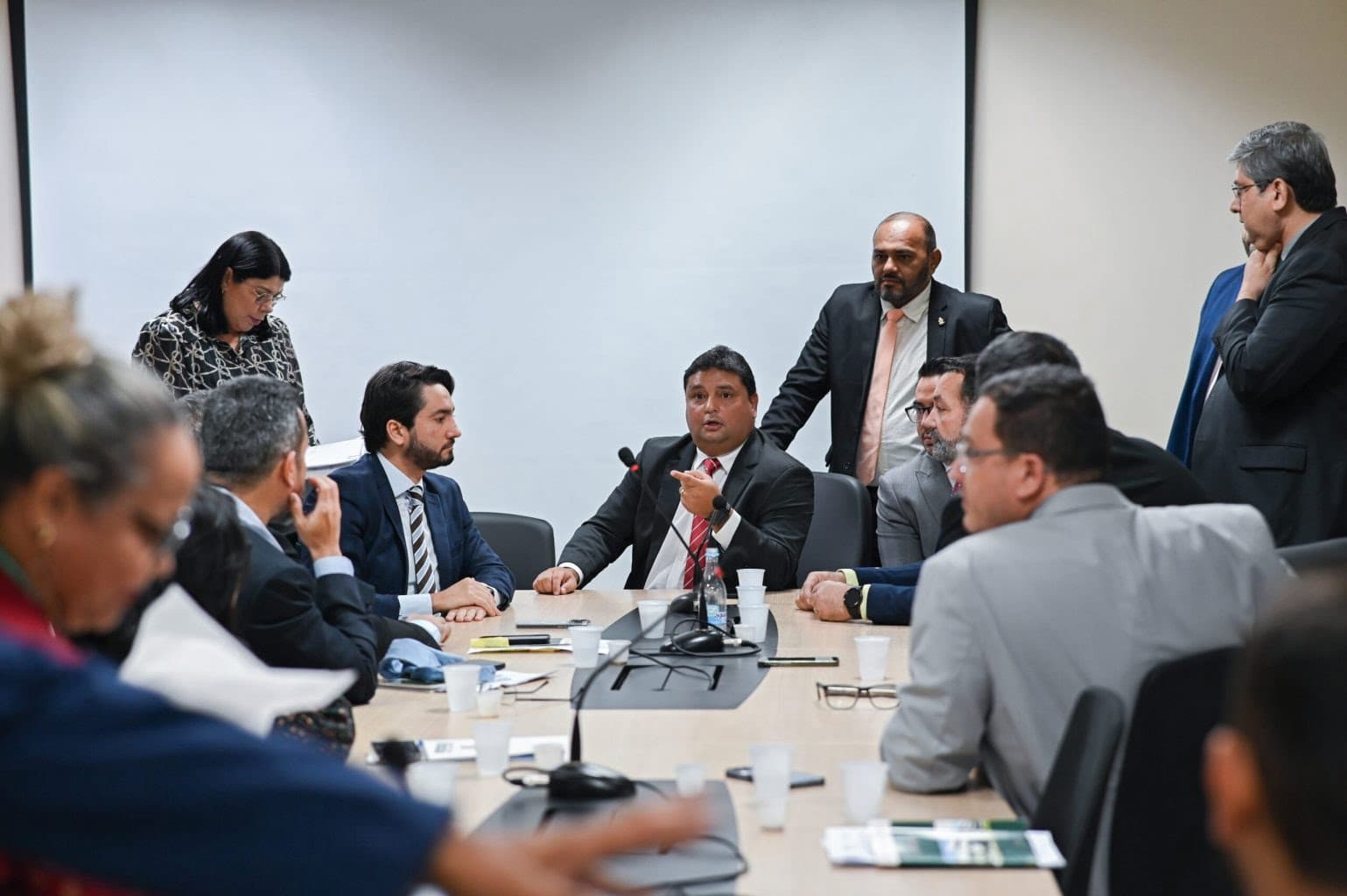 Presidentes da Águas de Manaus e Ageman tem 72h para comparecer à CMM