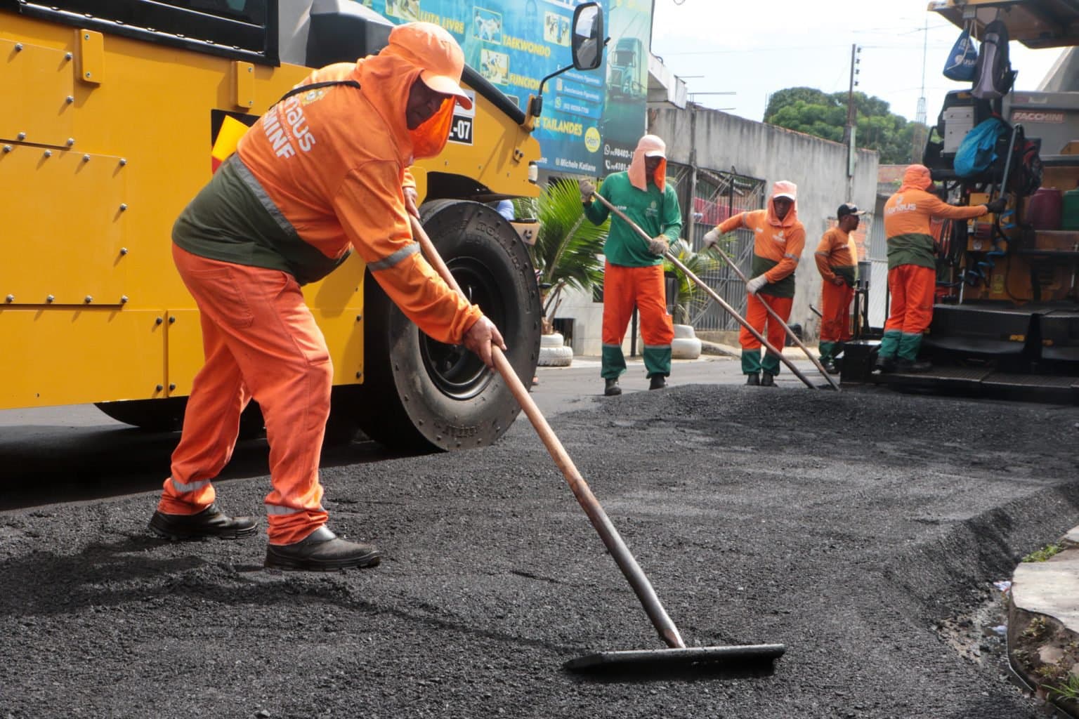 Produção industrial medida pelo IBGE tem forte retração em agosto: -7,4%