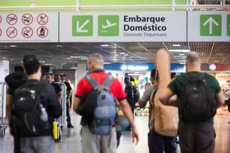 Aeroportos e rodoviárias esperam movimento intenso durante a Páscoa