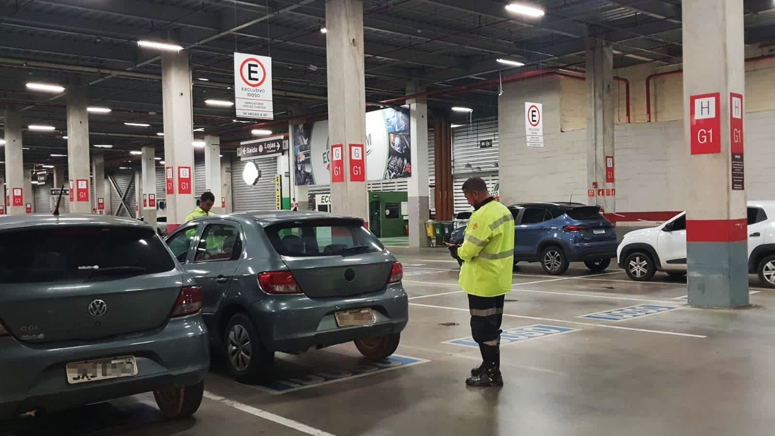 Mais 1,2 mil motoristas são atuados por uso irregular de vagas especiais