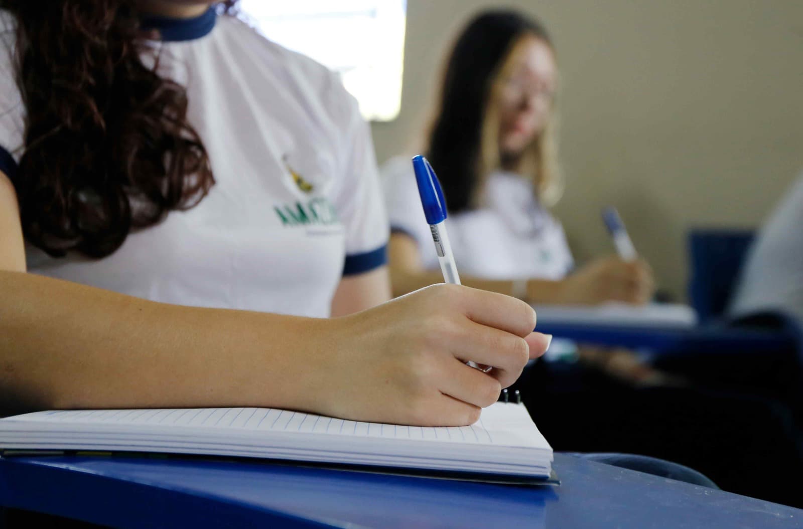 Mais de 133 mil estudantes no AM vão receber Pé-de-Meia; veja como consultar