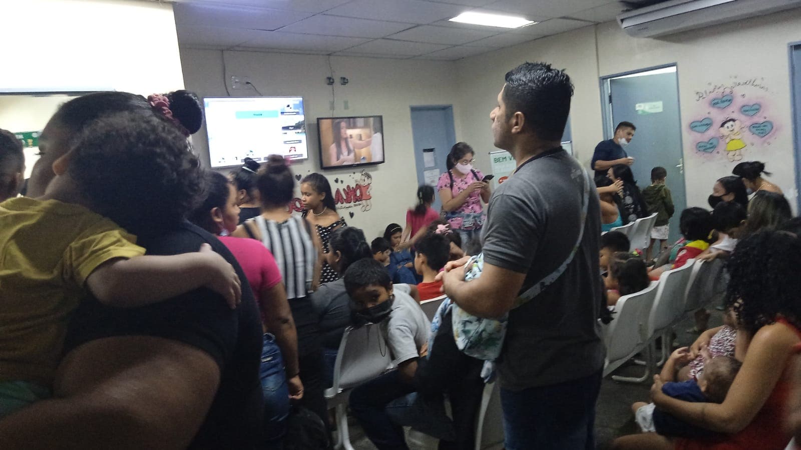 Pais denunciam descaso no atendimento do Hospital Joãozinho, em Manaus