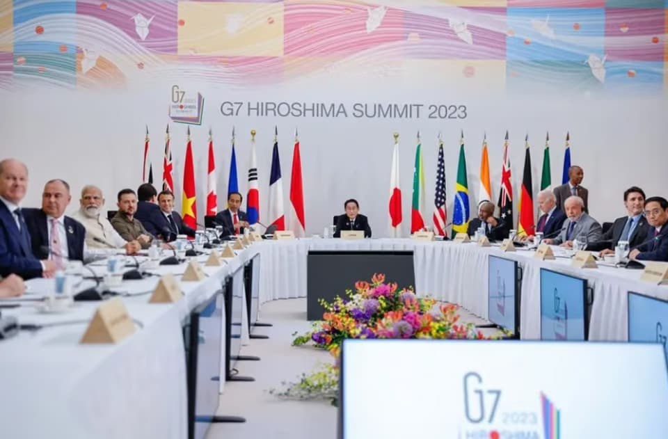 Lula e Zelensky não interagem em reunião de líderes no G7