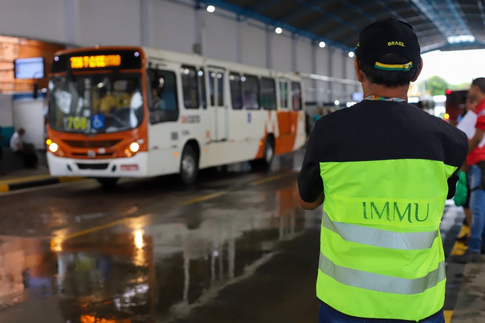 Câmeras em coletivos reduzem em 30% o número de assaltos em Manaus