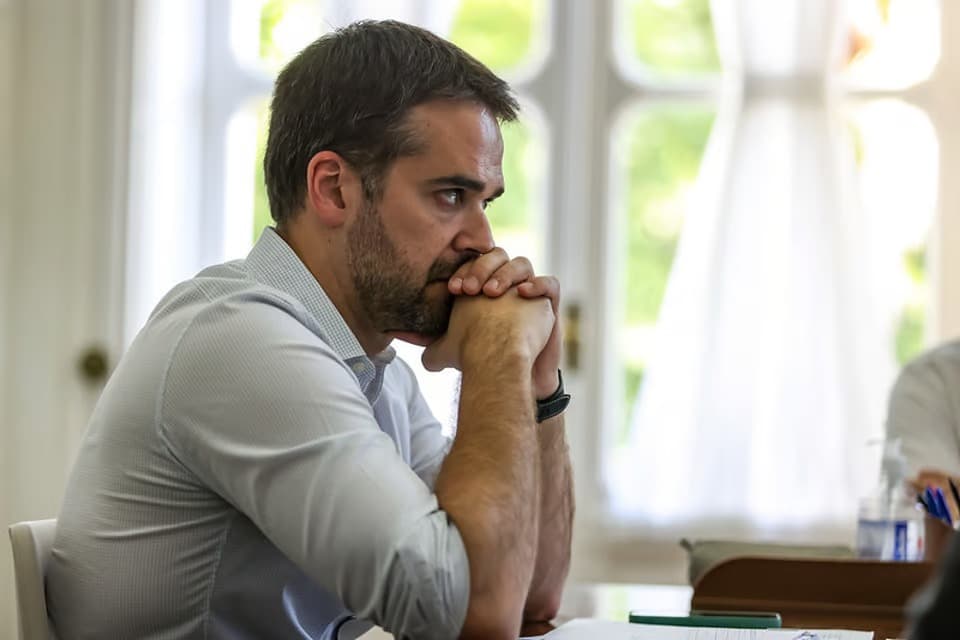 De olho em 2024, PSDB e MDB voltam a discutir federação