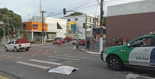 VÍDEOS: Mulher morre atropelada a caminho do trabalho, em Manaus