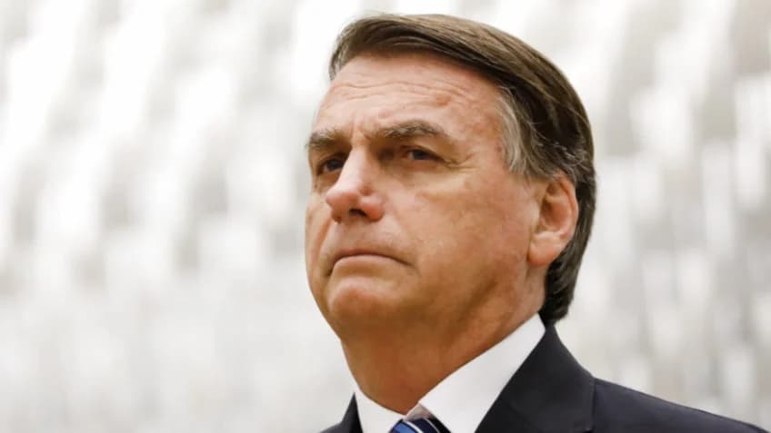 Ministro envia ao TCU decisão que condena Bolsonaro à inelegibilidade