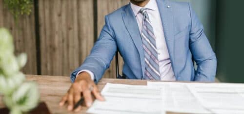 Bancário será indenizado em R$ 100 mil após ficar 30 minutos sob mira de arma