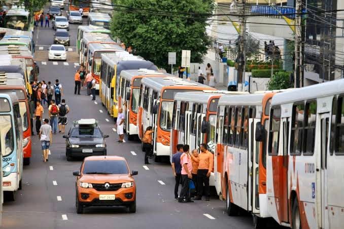 Trabalhadores do transporte público suspendem greve em Manaus