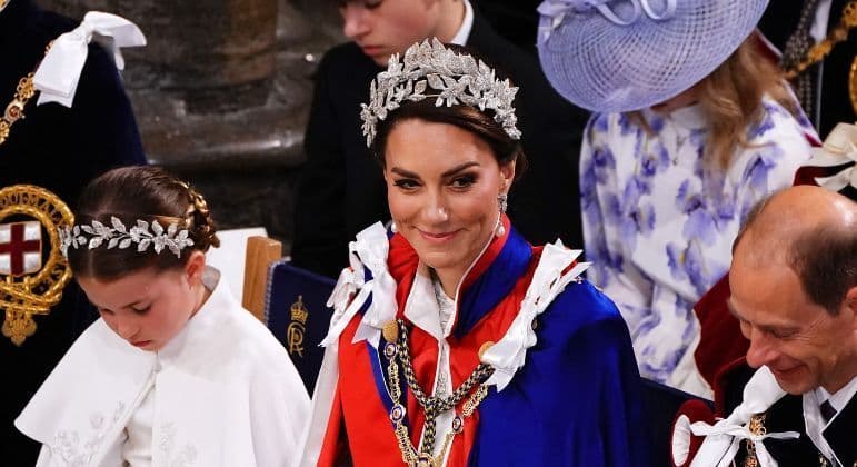 Coroação do Rei Charles: Kate Middleton usa joias de Diana e da rainha Elizabeth II
