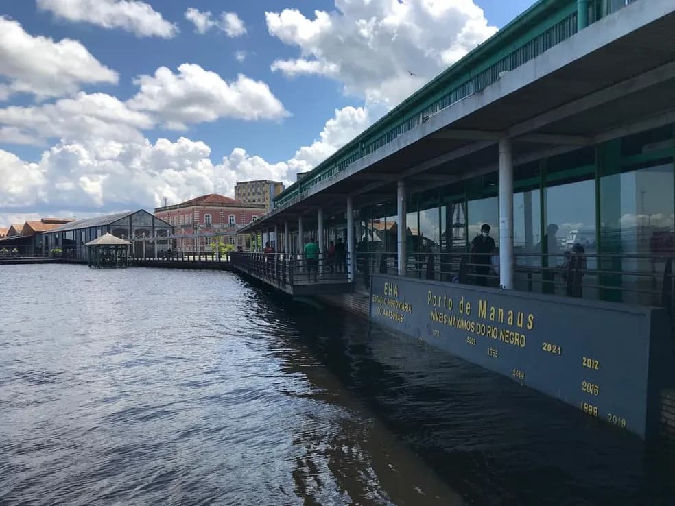 Nível do Rio Negro em Manaus começa a descer: Vazante pode ser a maior em um século