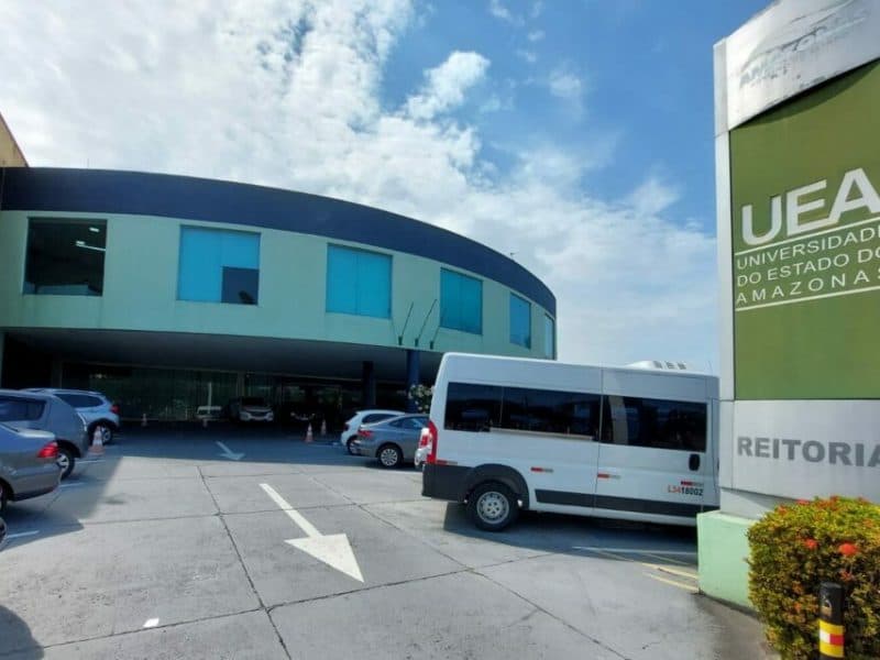 Aluno que não fez ensino médio no AM consegue liminar para cursar Direito na UEA