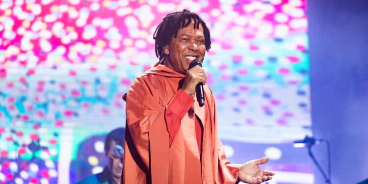 Djavan fará show em Manaus e ingressos para a turnê ‘D’ já estão à venda