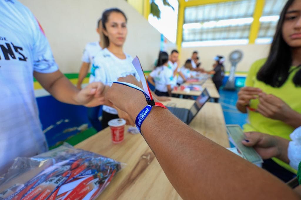 Troca de pulseiras para Festa dos Visitantes em Parintins tem início; veja o que é preciso