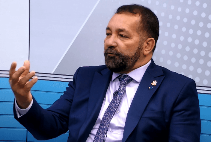 “Se meu assessor cobrou por estacionamento no CSU, vai prestar contas”, diz vereador Gilmar Nascimento