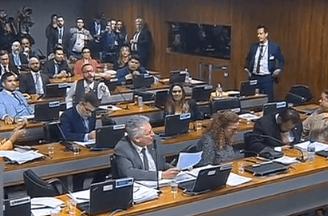 VÍDEO: sessão da CPI de 8 de janeiro é marcada por bate-boca