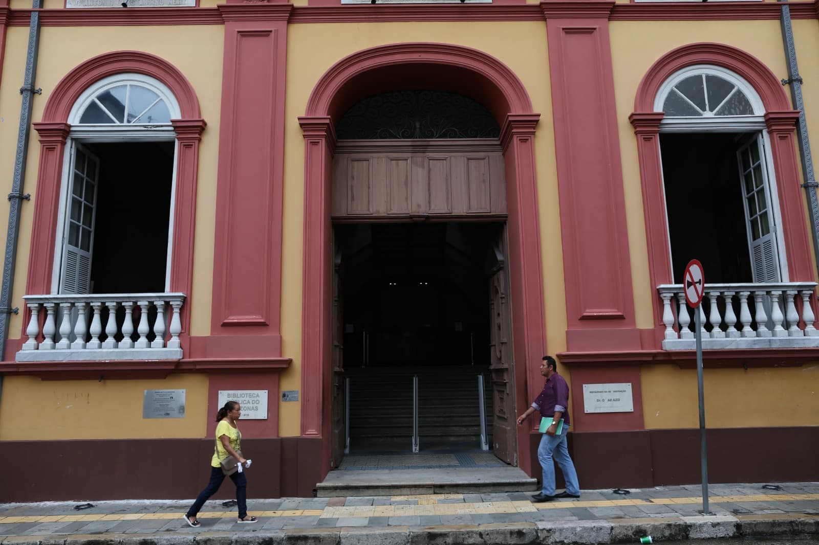 Biblioteca Pública realiza evento para troca de livros neste domingo em Manaus. Veja programação
