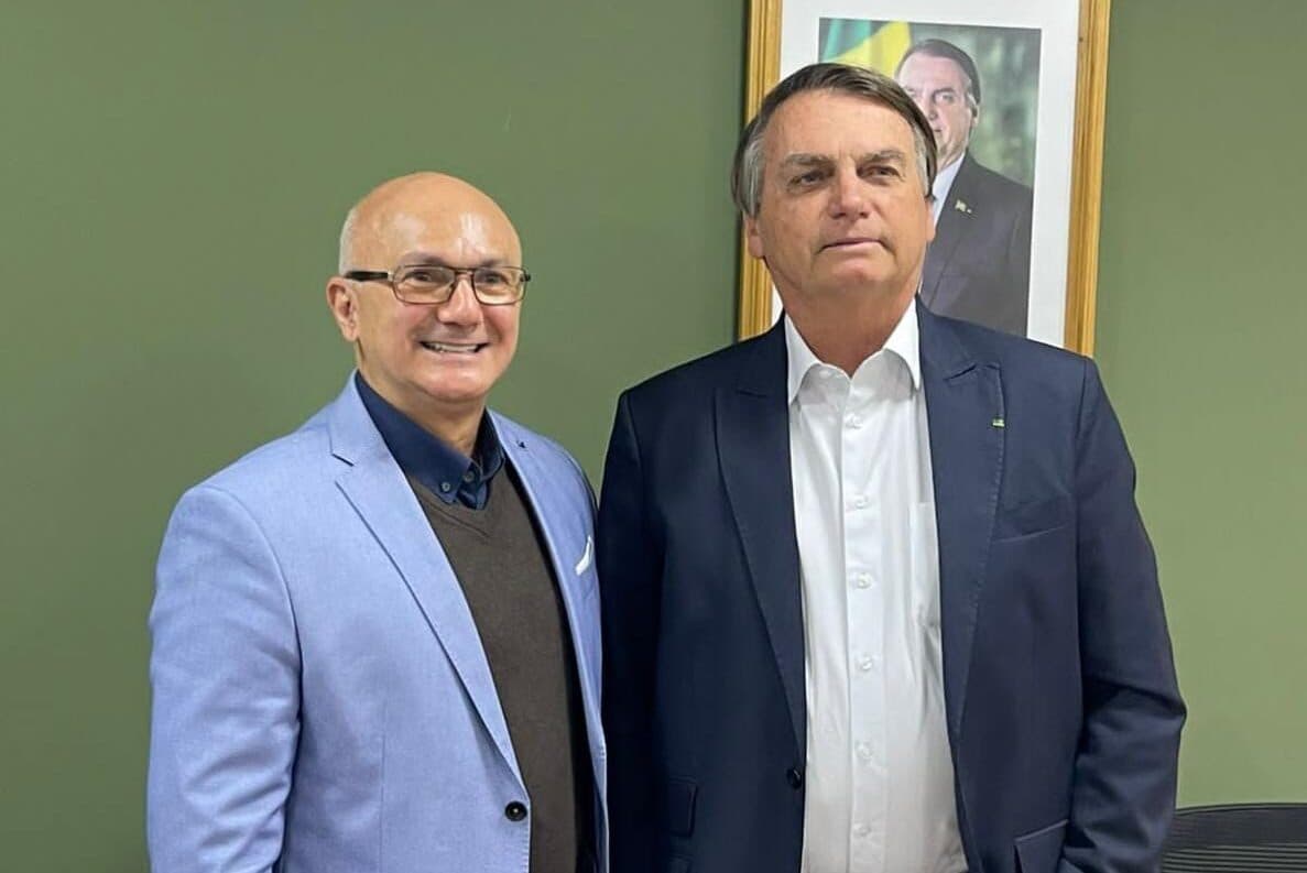 Menezes se reúne com Bolsonaro em busca de apoio para 2024