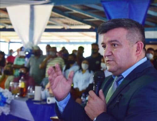 Prefeito interino de Borba já soma R$ 2 milhões em contratos sem licitação