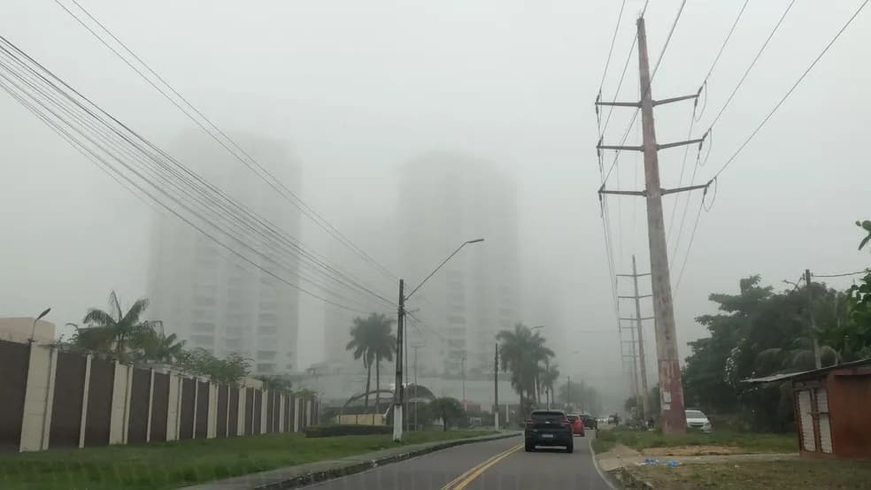 ‘SILENT HILL’: Neblina encobre os céus de Manaus e prejudica trânsito na cidade