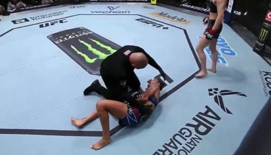 VÍDEO: Brasileira quebra o braço em cena impressionante no UFC