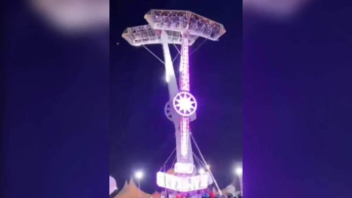 VÍDEO: Brinquedo trava no ar e deixa pessoas de cabeça para baixo por 10 minutos