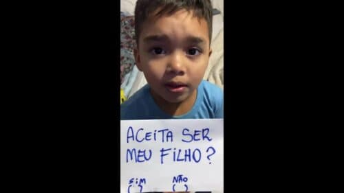 VÍDEO: Homem viraliza na internet ao fazer pedido diferente: “Aceita ser meu filho?”