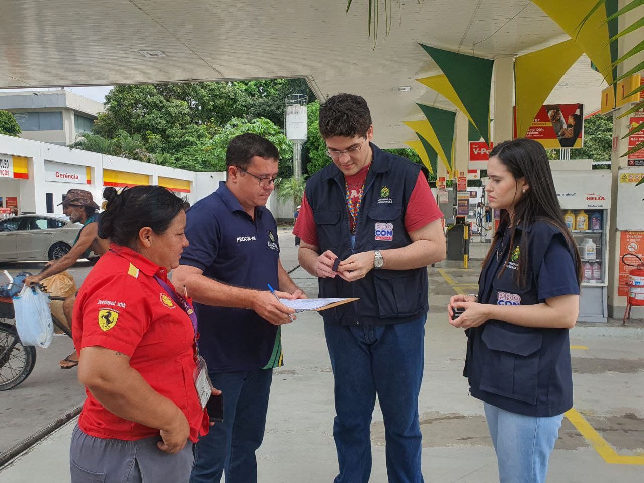 Após aumento da gasolina, Procon-AM faz fiscalização em postos