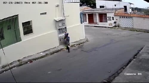 “Mototaxista tarado” se entrega à Polícia na madrugada deste sábado (29)